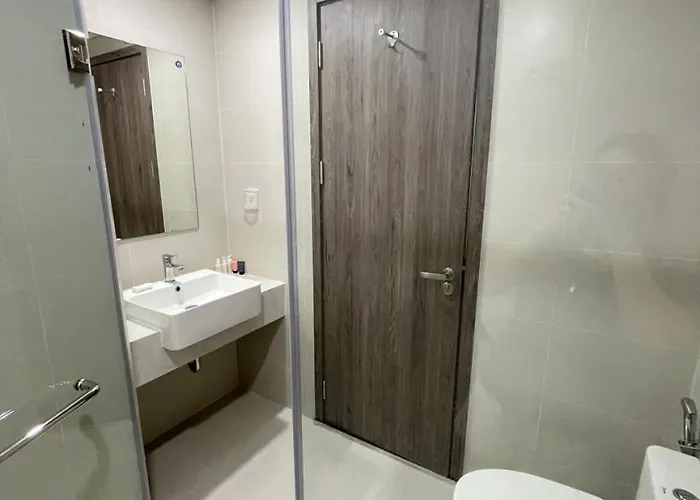 Calme Homes - Ho Cao Cap Tieu Chuan 5 Sao-khong Chin Mot Mot Nam 1626 * Ha Long